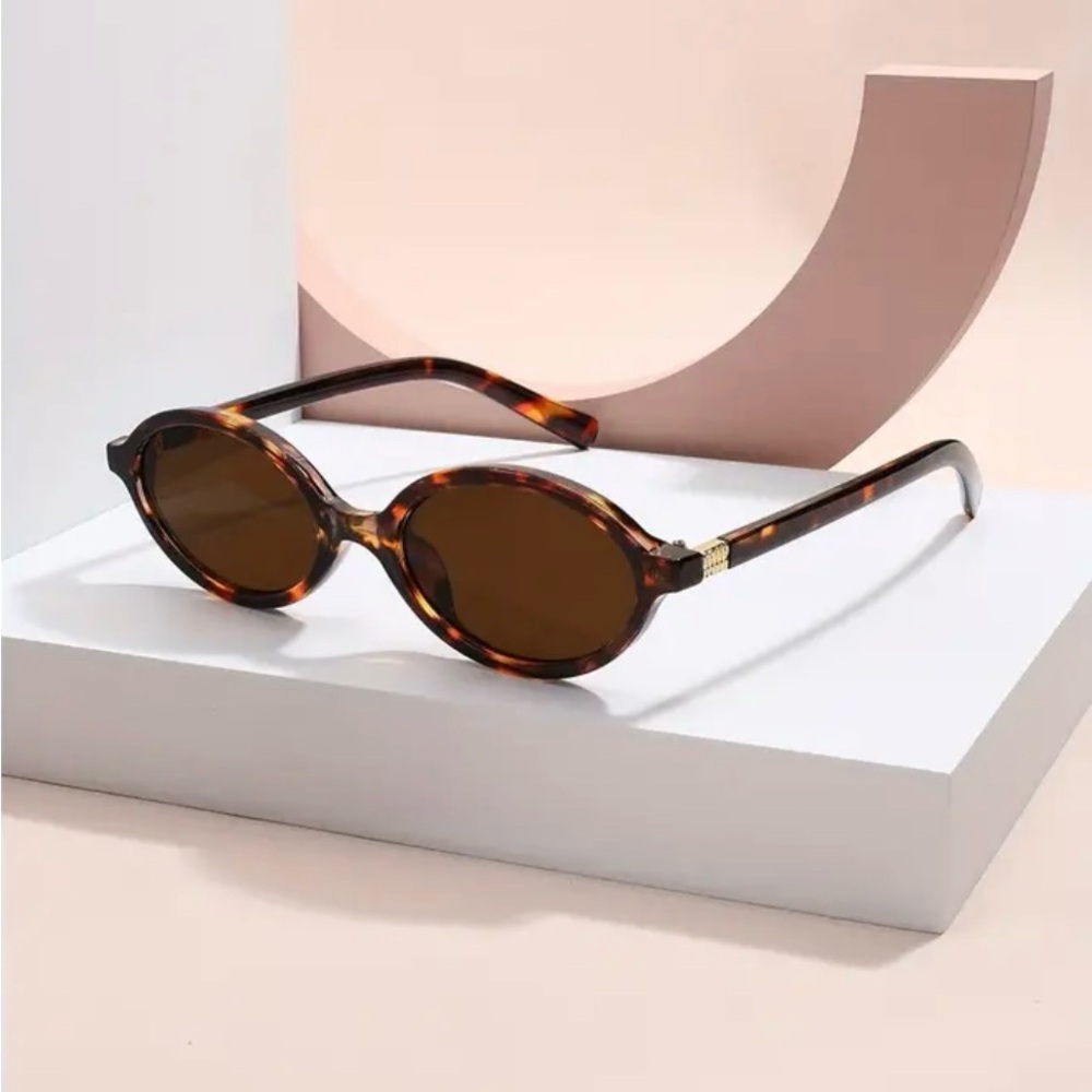 Tortoise Shell Oval Sunglasses